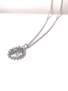Sun pebble pendant necklace
