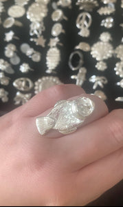 Fish with scales ring