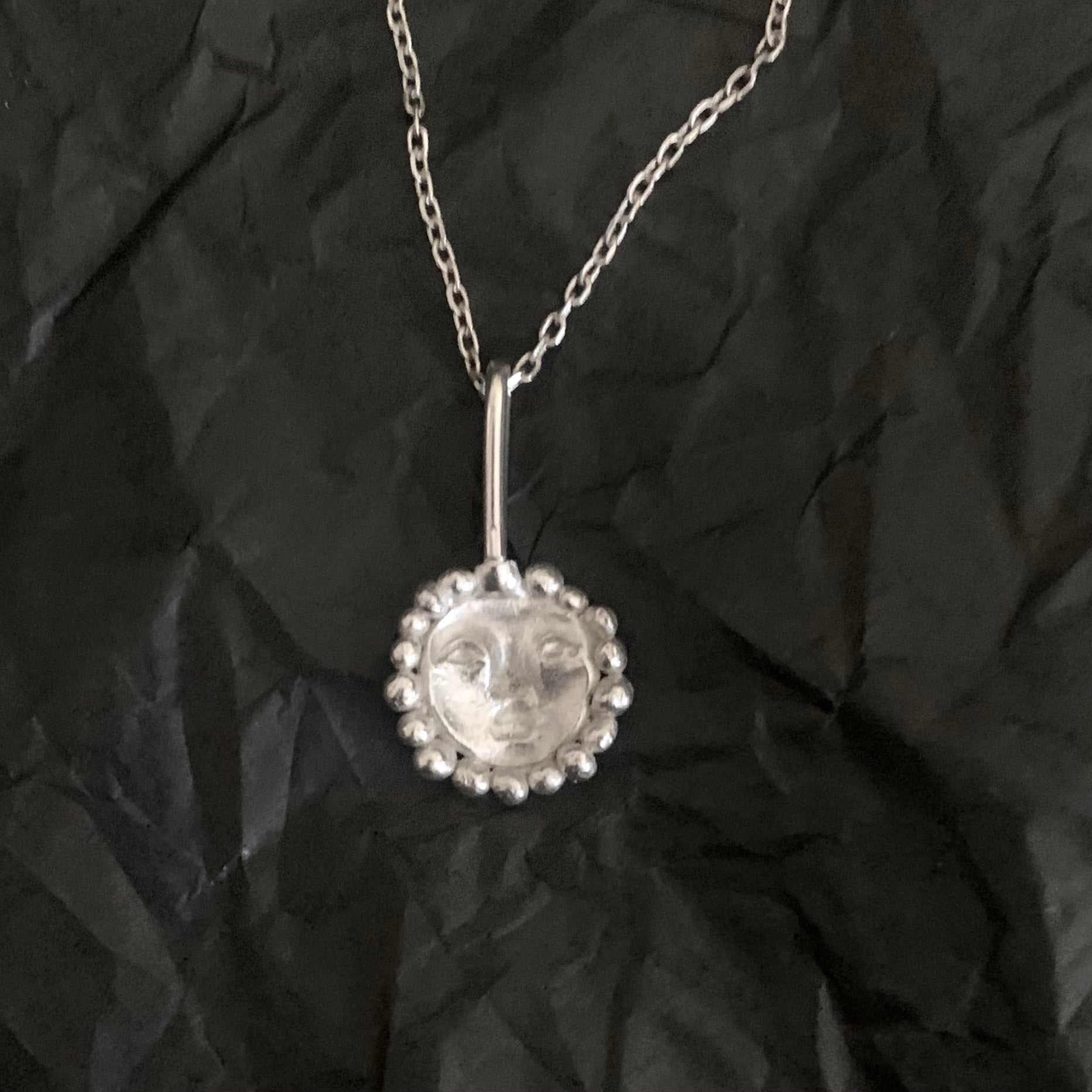 Soleil pendant necklace