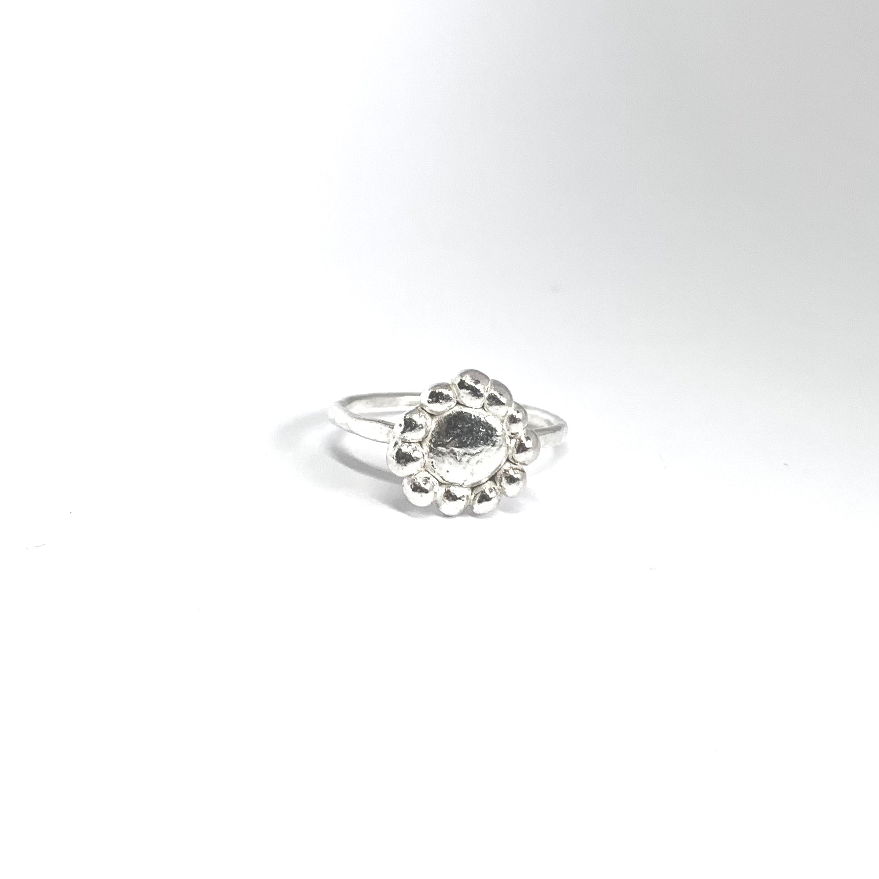 Ancient flower ring